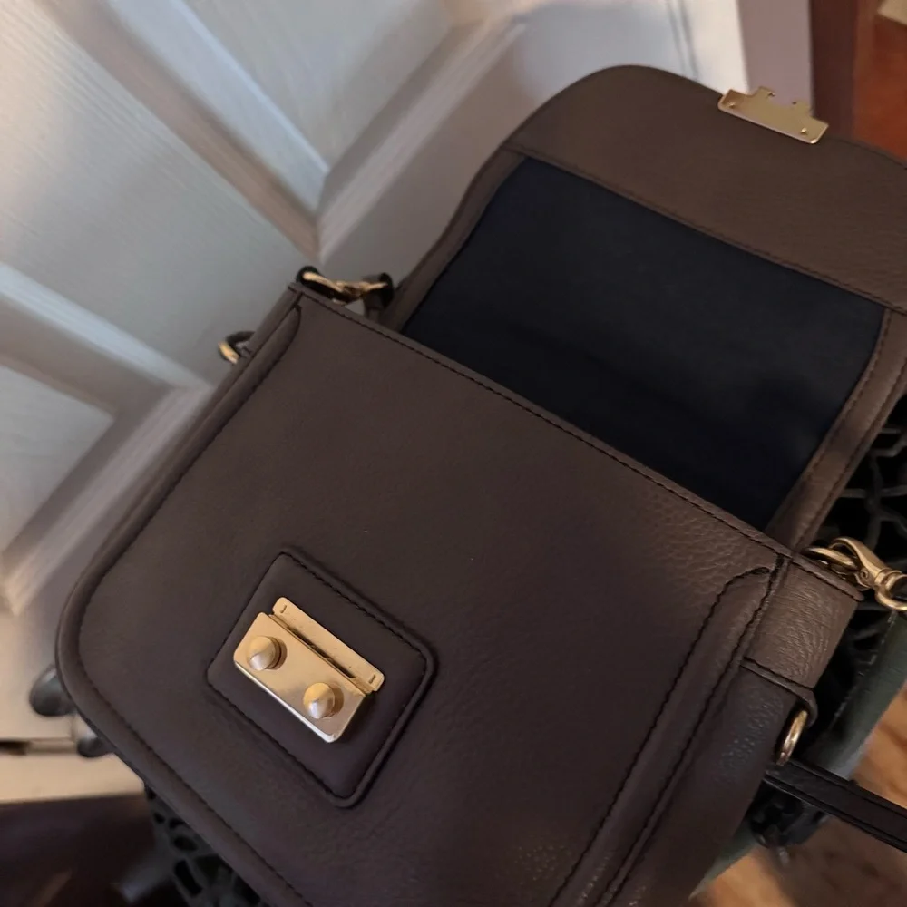 Paul Stuart Pebbled Leather Top Handle Mini Satchel – Espresso Brown - Picture 4 of 10